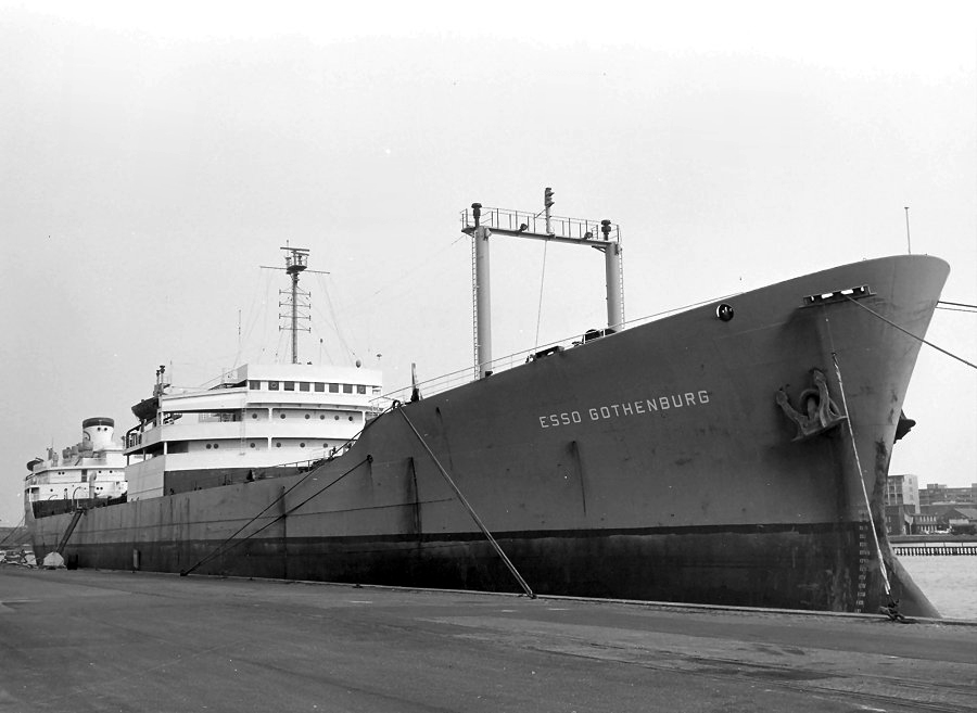 built 1956 Esso Tanker print 6x4 Esso Gothenburg rp08249 