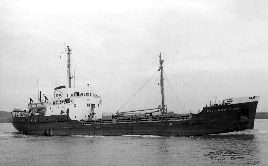 ct0414 UK Esso Coastal Tanker Esso Woolston photograph Byass built 1958 